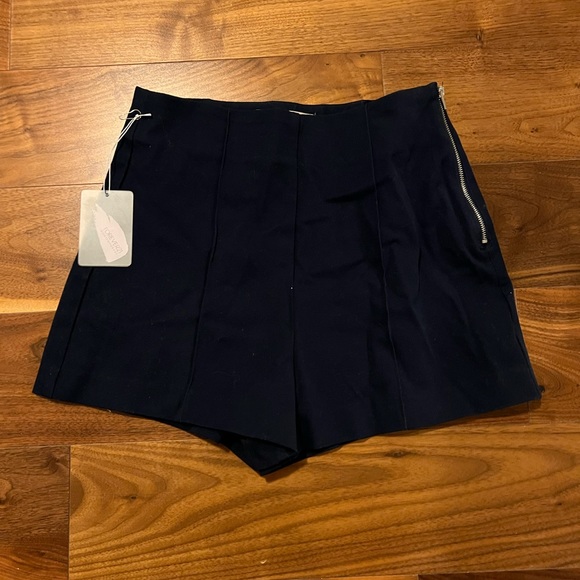 Navy shorts with silver zipper - Picture 3 of 3